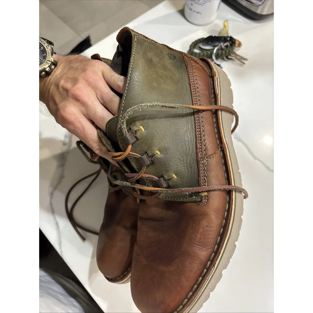 clarks eastford Mid Boot Size 9.5